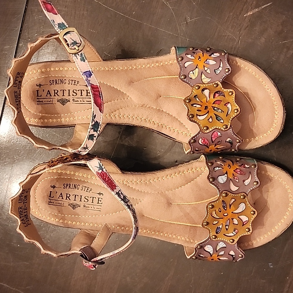 L'Artiste Colorful Women's Sandals. Women's 42, leather